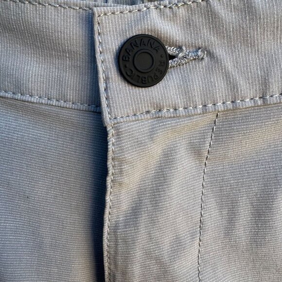 Banana Republic Mens Gray Stretch Relaxed Fit Lightweight Elastic Waist Short 38 - Picture 2 of 9